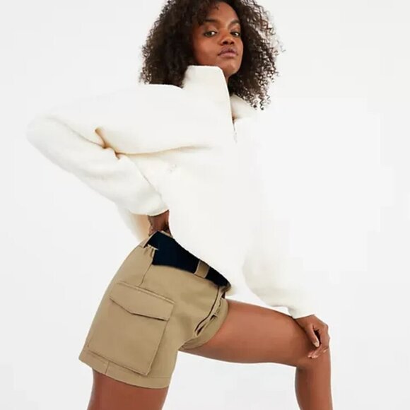Aritzia TNA Cargo 3" Short- High Waisted Cargo Shorts- Medium - Picture 3 of 13